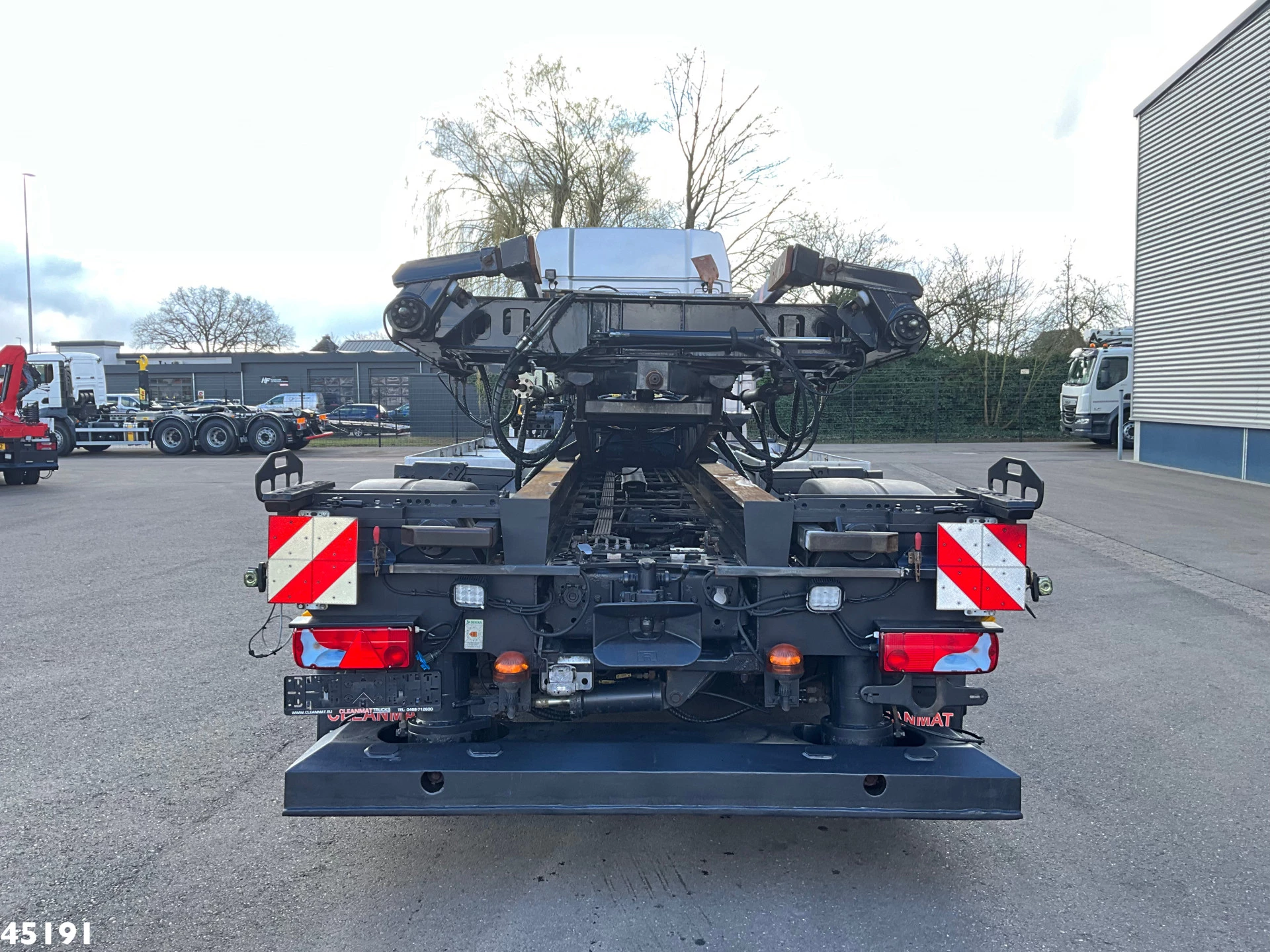 MAN TGS 2015 - 35.480 Euro 6 8x4 Deuringer Garagetransporter afbeelding 7