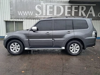 Mitsubishi Pajero 2015 - GLS 3.5 - V6 , 4x4 , 7 Pers., Full Option image 2