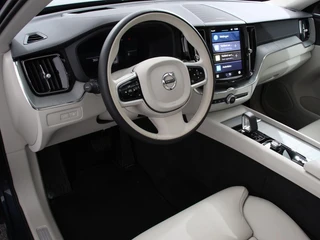 Volvo XC60 2025 - 2.0 T6 Plug-in hybrid AWD Ultra Bright obrázek 2 náhled