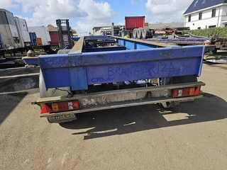 Renders 2 axle 20 ft container chassis  steel  springs bpw drum heavy duty 1996 - N/A image 25