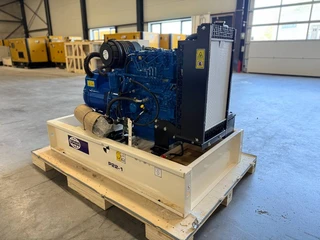 FG Wilson 2025 - P22-1 - 22 kVA Open Genset - DPX-16002-O изображение 3 миниатюра