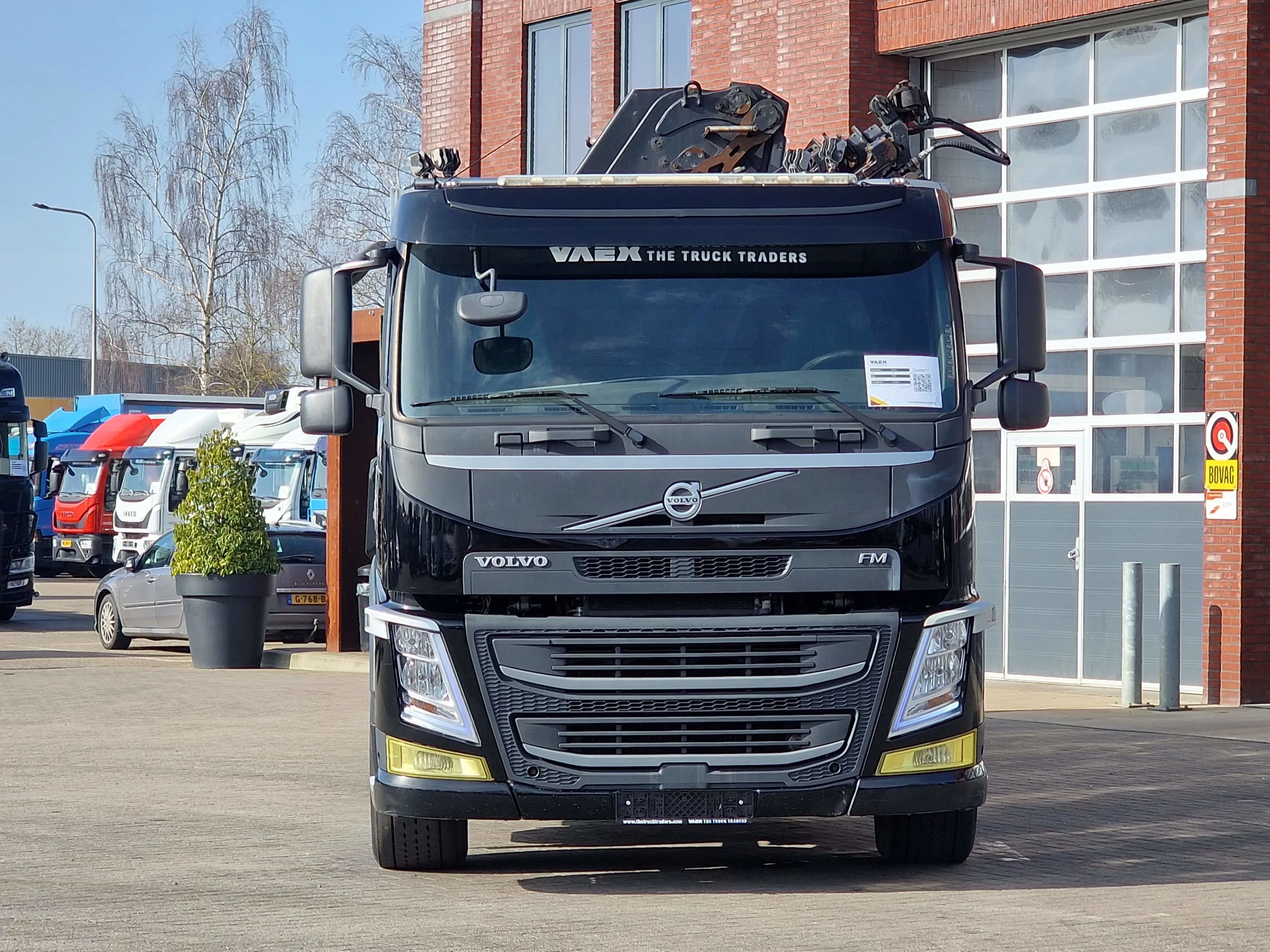 Volvo FM 2014 - 370 6x2*4 - HIAB X-Hiduo 188 E-5 Crane with remote - Euro 6 image 5