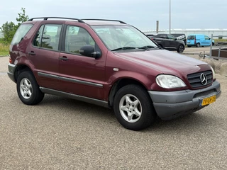 Mercedes-Benz ML 1998 - 320 Automaat Airco Cruisecontrol Trekhaak 4x4 6 Cilinder Benzine image 3