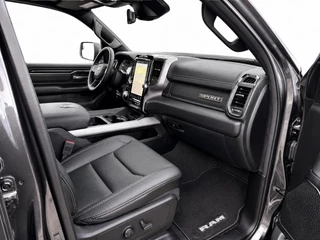 Dodge Ram 1500 2024 - 5.7 V8 4x4 Crew Cab Sport | Incl. Tonneau cover | Special striping| Wide boddy | Fuell velgenset| imagem 17