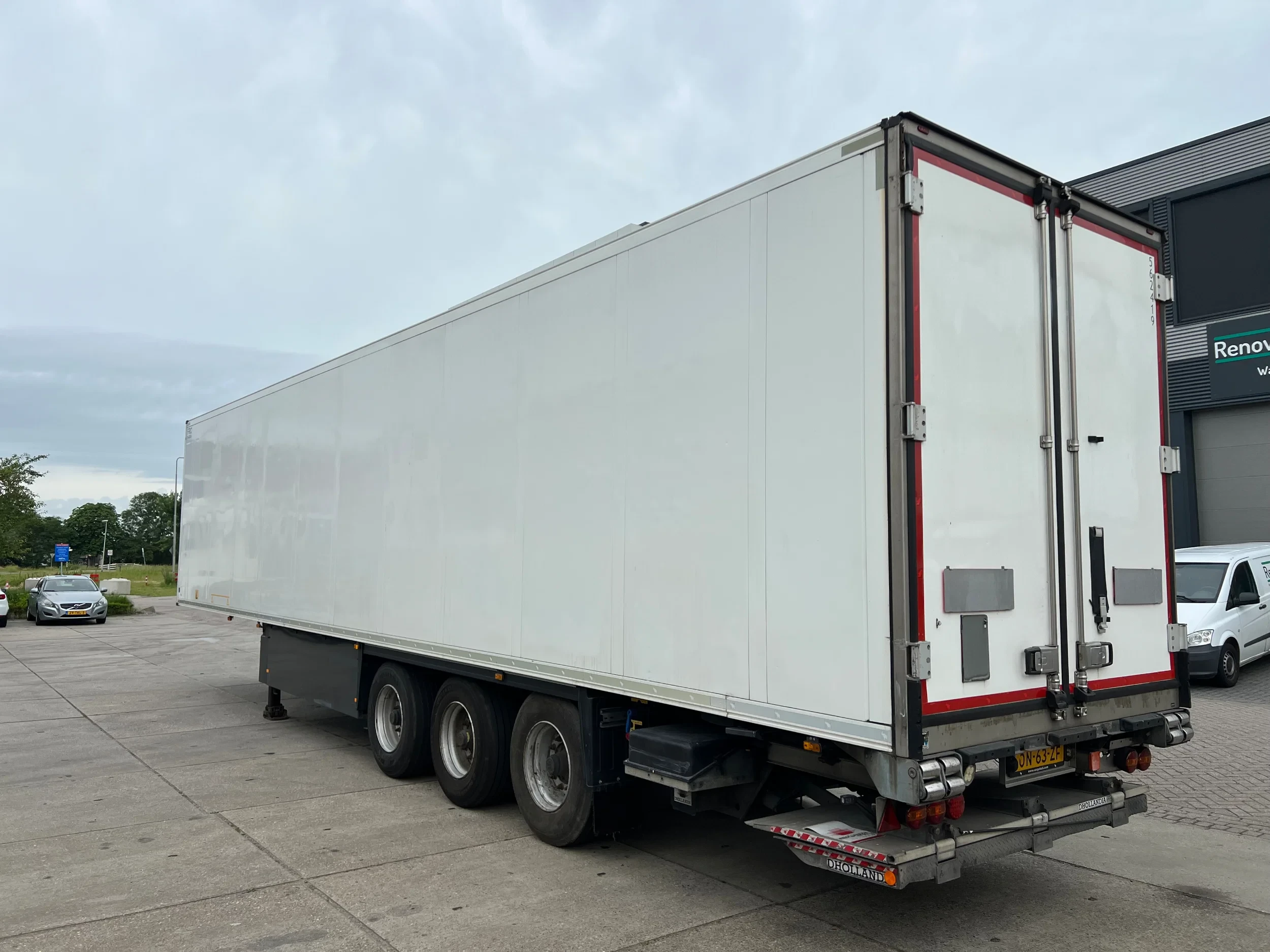 Schmitz Cargobull 2015 - SCB*S3B Frigo / Thermo King SLXe 400 / Disc / Dhollandia Lift afbeelding 3