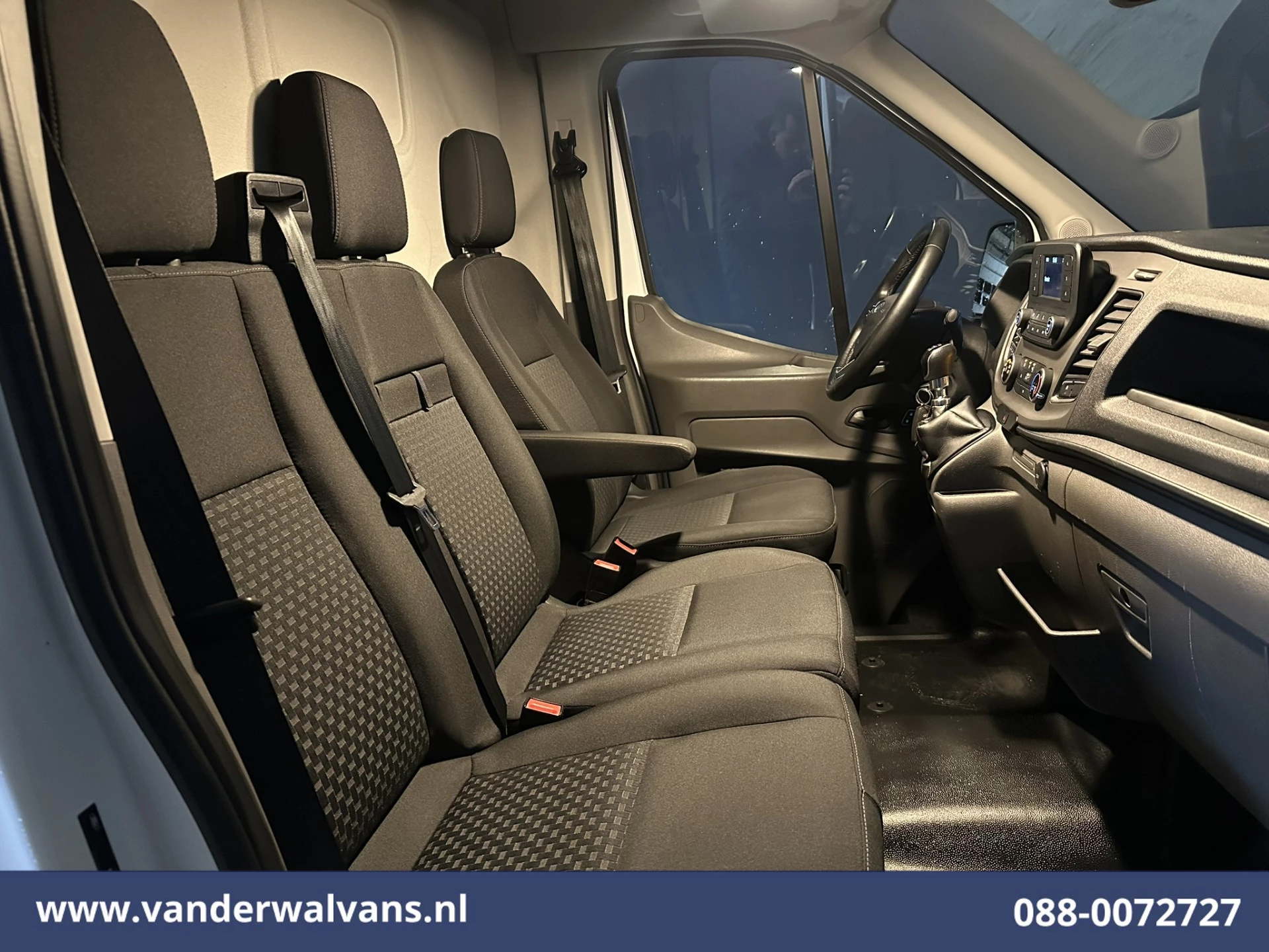 Ford Transit 2023 - 2.0 TDCI 131pk L4H3 Euro6 Airco | Camera | Cruisecontrol | Verwarmde voorruit obrázek 6