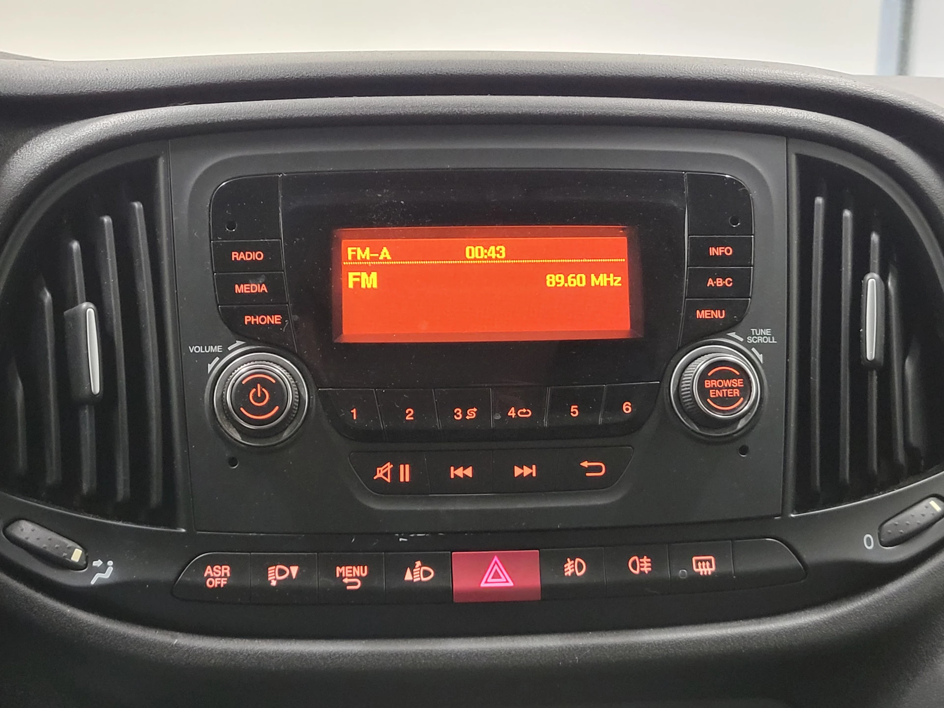 Fiat Doblò 2015 - Cargo 1.6MJ 105pk Trekhaak изображение 11