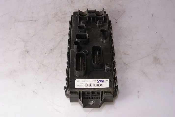 Mercedes-Benz - Electrical System SAM chassis MB MP4 afbeelding 1