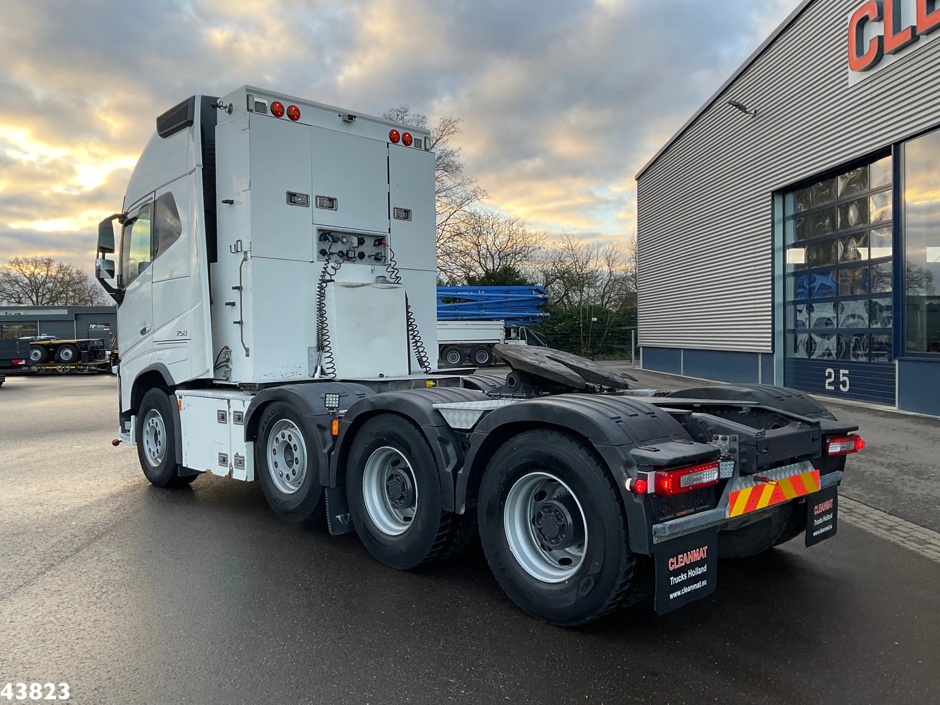 Volvo FH 2016 - 16.750 8x4 Euro 6 Tridem Hydrauliek obrázek 5