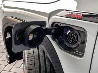 BMW XM 2023 - 748PK V8 PHEV Label Red 30 kWh image 45