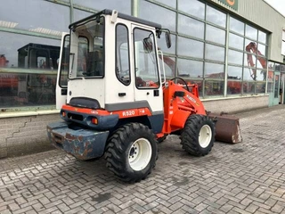 Kubota 1999 - R 520 image 3 thumbnail