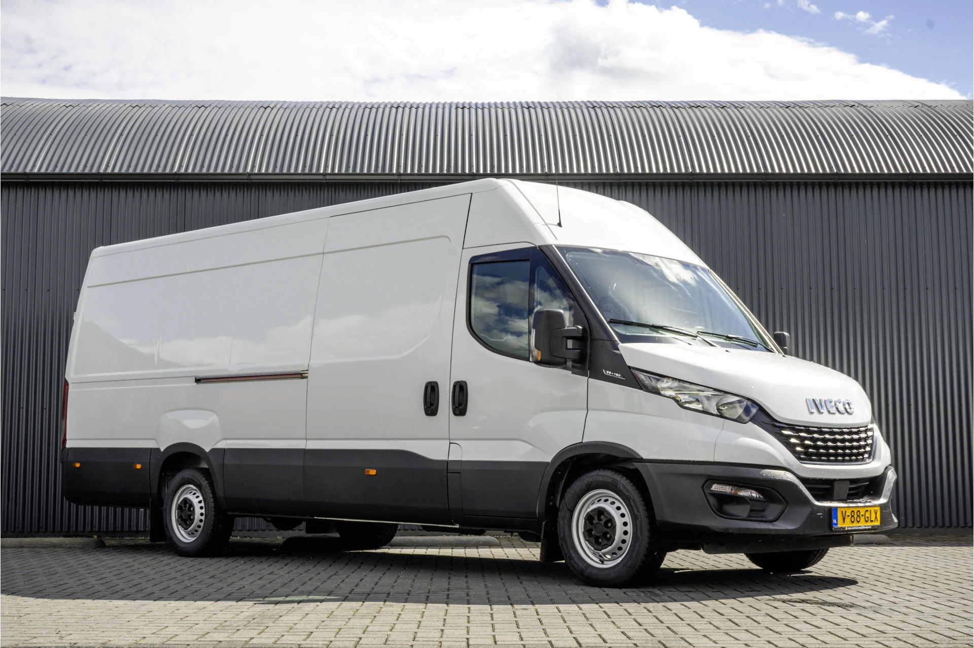 Iveco Daily 2022 - **35S16V 2.3 L4H2 | Euro 6 | 157 PK | Airco | Camera | 3500 KG Trekgewicht | MF Stuur | 3-Persoons** obrázek 4