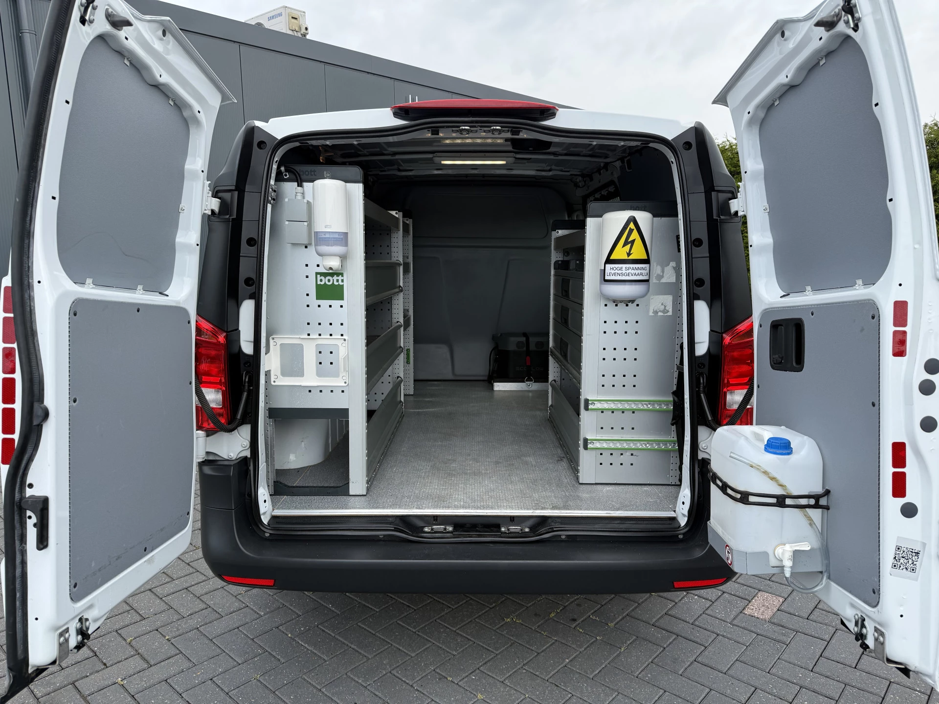 Mercedes-Benz eVito 2023 - 66 kWh / FULL ELECTRIC / SOH 93% / L2H1 / AUTOMAAT / BOTT INRICHTING / 1e EIG. / CAMERA / 3-ZITS / CRUISE Bild 6