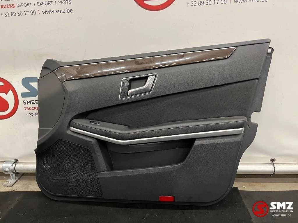 Mercedes-Benz - Occ set interieur met zetels S212 Mercedes obrázek 36