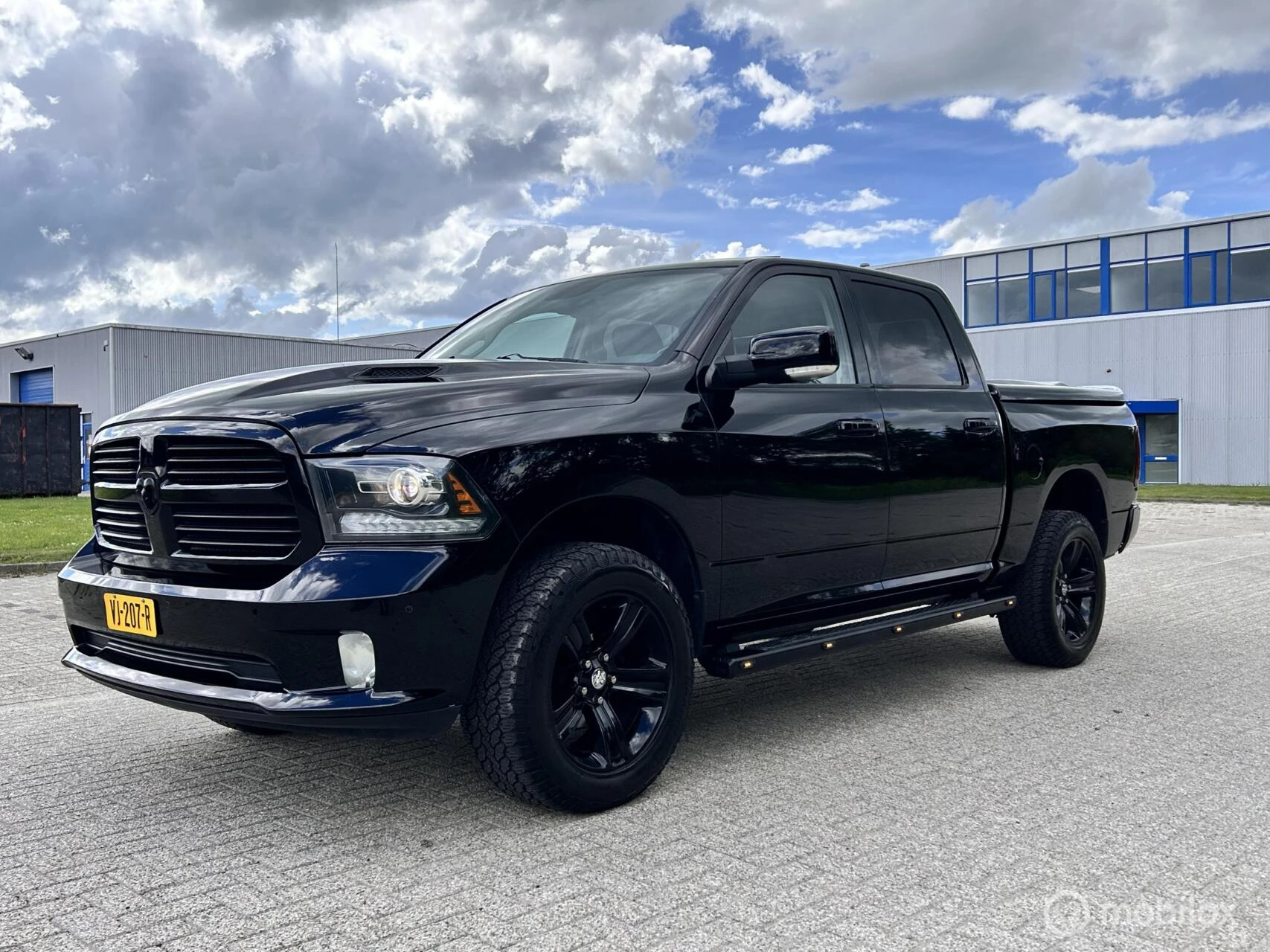 Dodge Ram 1500 2014 - 5.7 V8 Crew Cab 6'4 sport black out MARGE afbeelding 1