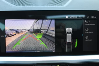 BMW 3 Series 2022 - Touring 330e High Executive M-SPORT PANORAMADAK MEMORY KEY-LESS CAMERA CARPLAY obrazek 37