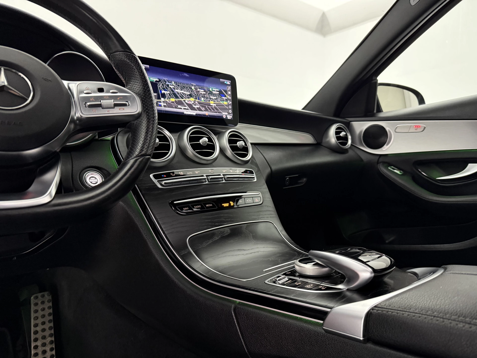 Mercedes-Benz C-Klasse 2021 - 300 e Business Solution AMG Limited 320PK afbeelding 23