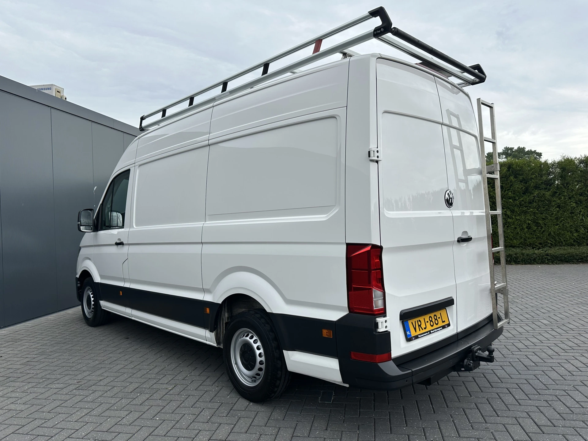 Volkswagen Crafter 2022 - 2.0 TDI / L3H3 / 1e EIG. / IMPERIAAL + LADDER / TREKHAAK / AIRCO / CRUISE / BIJRIJDERSBANK afbeelding 5