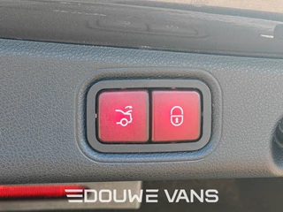 Mercedes-Benz E-Class 2019 - 300e Head Up Exclusive Memory Burmester Panorama Hybrid obrazek 8
