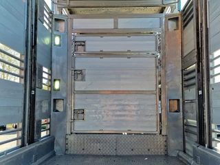 Zorzi 38S13619 2011 - Irma 2 deck livestock - Water & Ventilation - Lifting roof - Lifting floor - bild 18