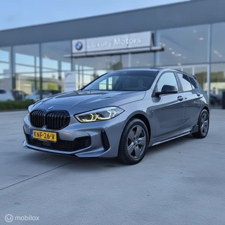 BMW 1 Series 2022 - 118i M Sport Business | NAV | Camera| Automaat obrazek 4