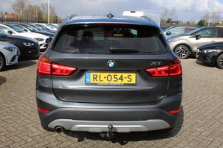 BMW X1 2018 - sDrive18i Automaat Executive X-Line Sportstoelen 18'' NAVI TREKHAAK obrazek 6