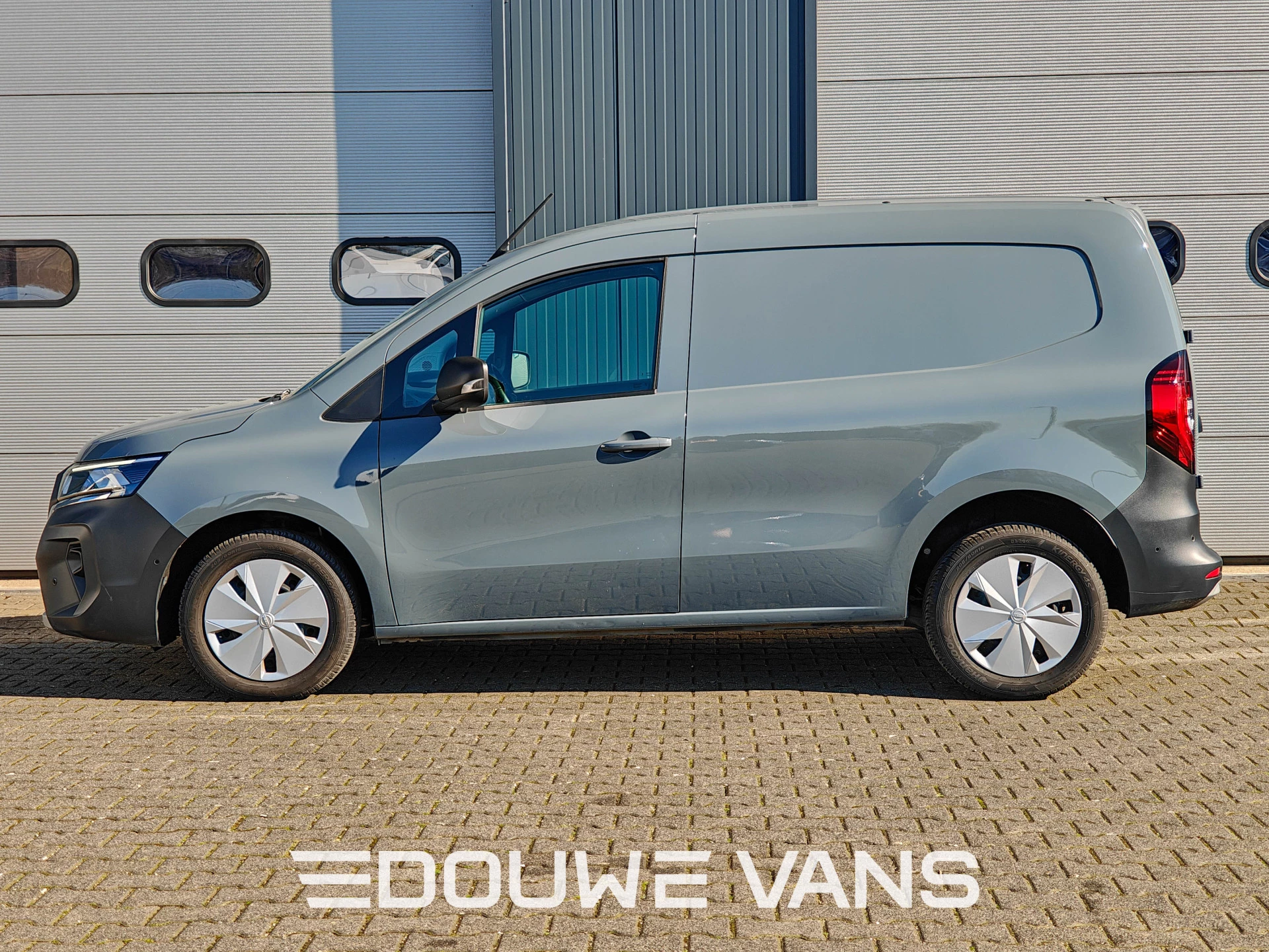 Nissan Townstar 2023 - L1 Visia N-Connecta Airco LED Fabrieksgarantie obrázek 2