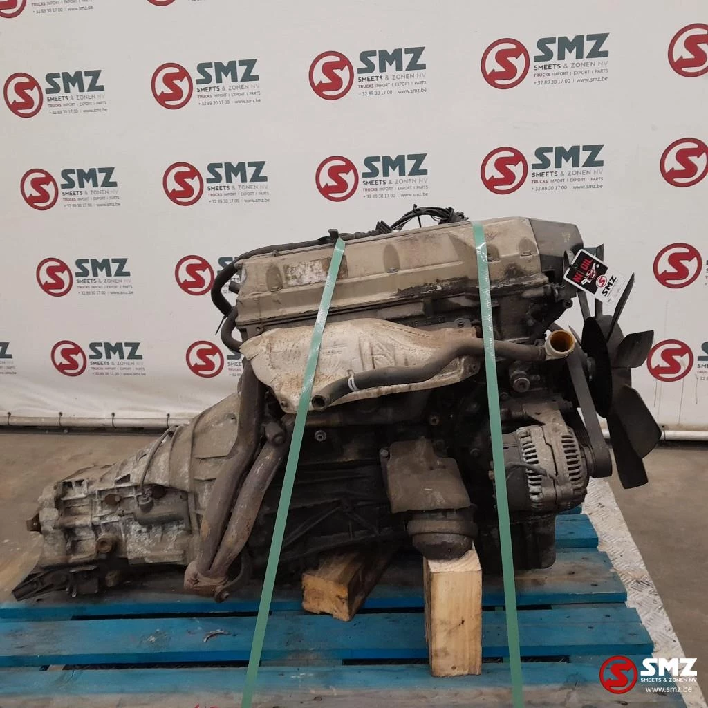 Mercedes-Benz - Occ motor + versnellingsbak W202 Mercedes obrázek 4