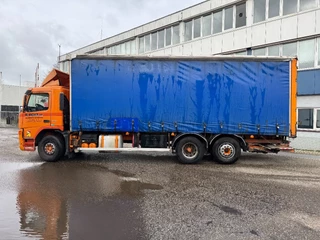 Volvo 340 2009 - FM 6X2 DHOLLANDIA 2000 KG CURTAINS image 6