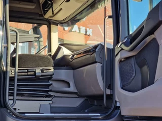 Scania R 2020 - R650 V8 NGS Highline 6x4 - Manual gearbox with retarder - Full air - 2x tank zdjecie 24