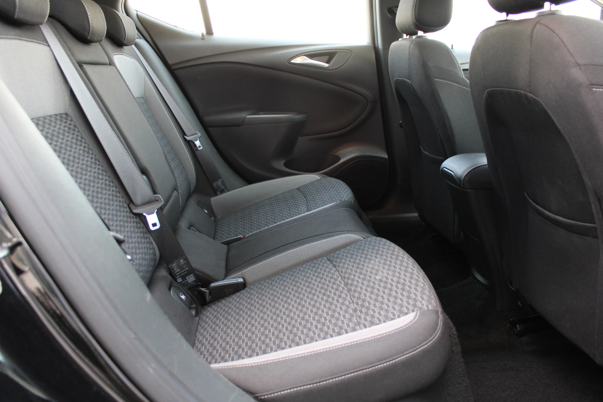 Opel Astra 2020 - 1.2T 130PK Business Edition AGR STOELEN NAVI CAMERA image 18
