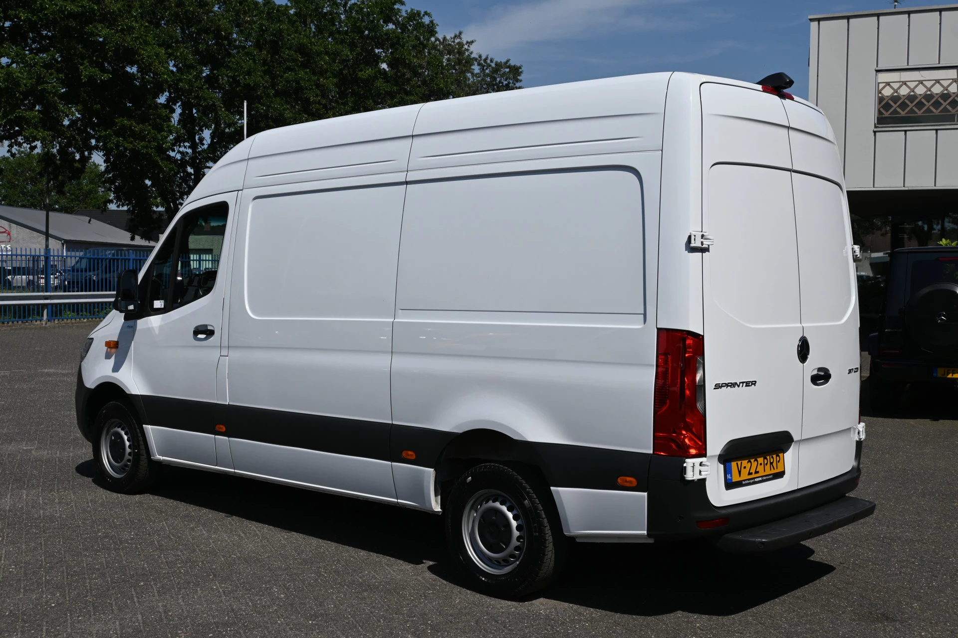 Mercedes-Benz Sprinter 2024 - 317 CDI L2H2 Pro obrázek 11