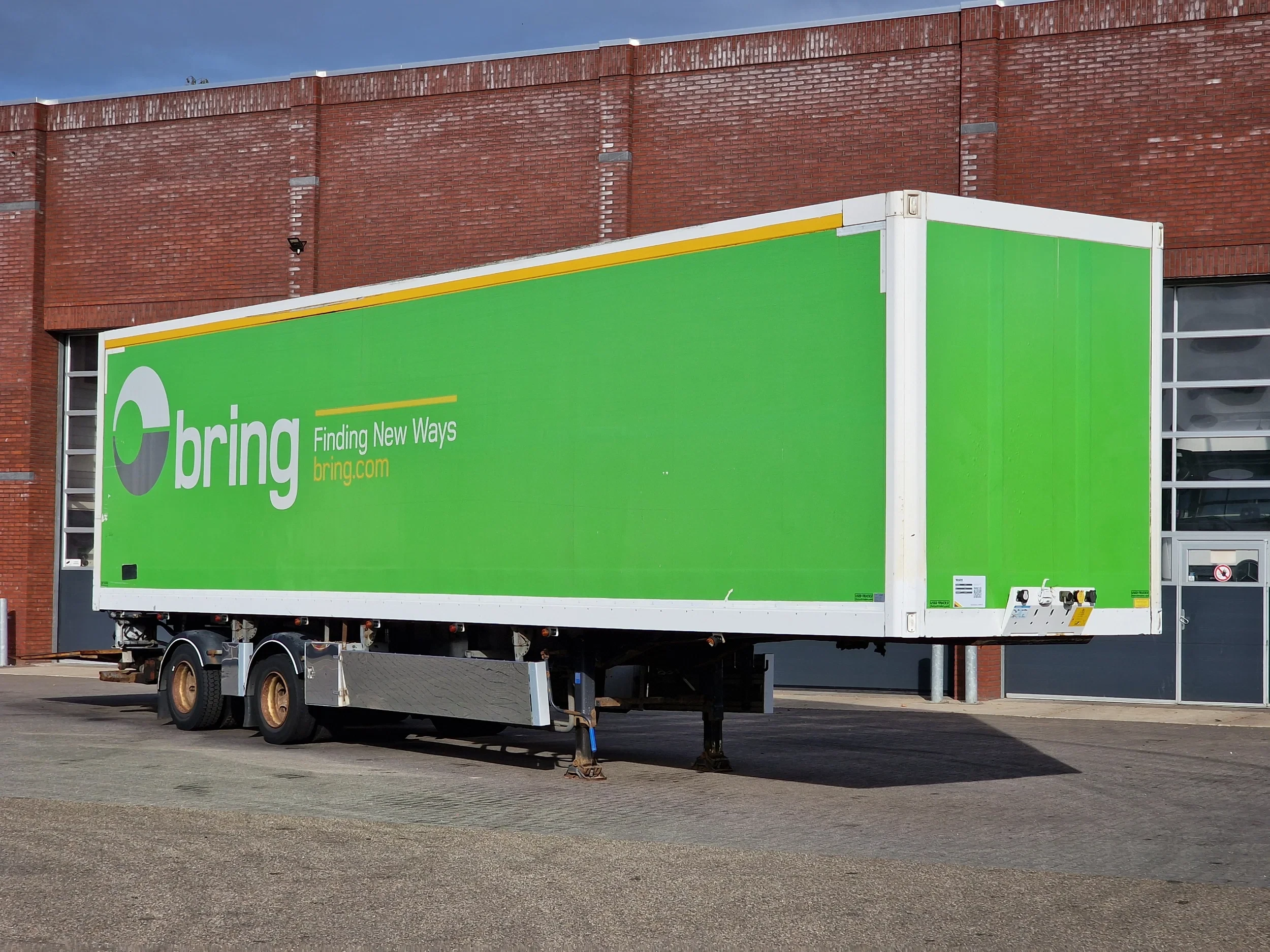Ekeri 2014 - 2 axle box with sidedoors - Zepro loadlift - Steering axle afbeelding 1