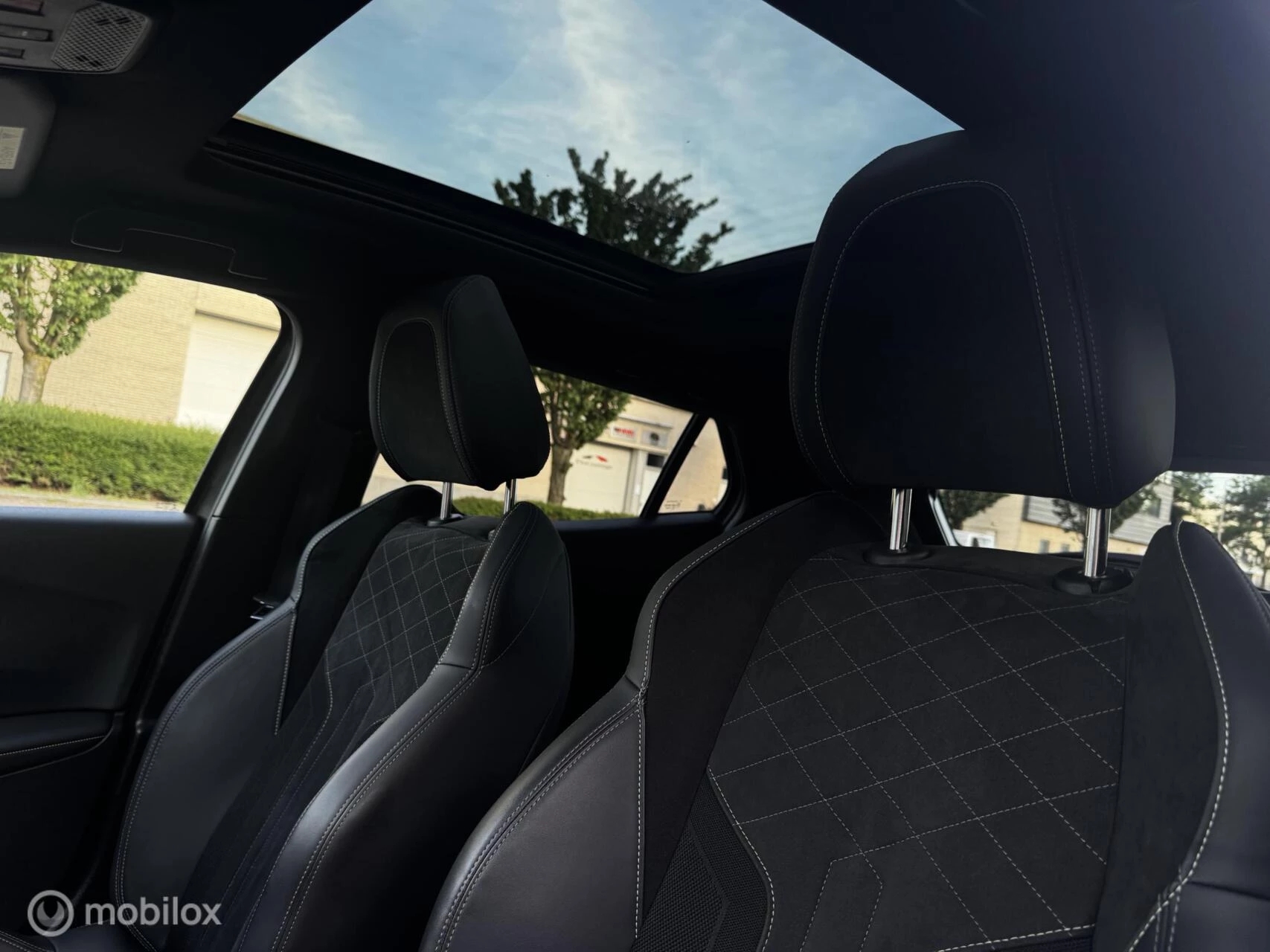 Peugeot 2008 2021 - 1.2 PureTech GT Pack |Panoramadak | 45187 kM afbeelding 24