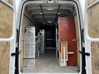 Volkswagen Crafter 2017 - 2.0 TDI 141 PK E6 / L4H3 / INRICHTING / IMPERIAAL + TRAP / 3 TONS TREKHAAK / CAMERA / AIRCO image 8