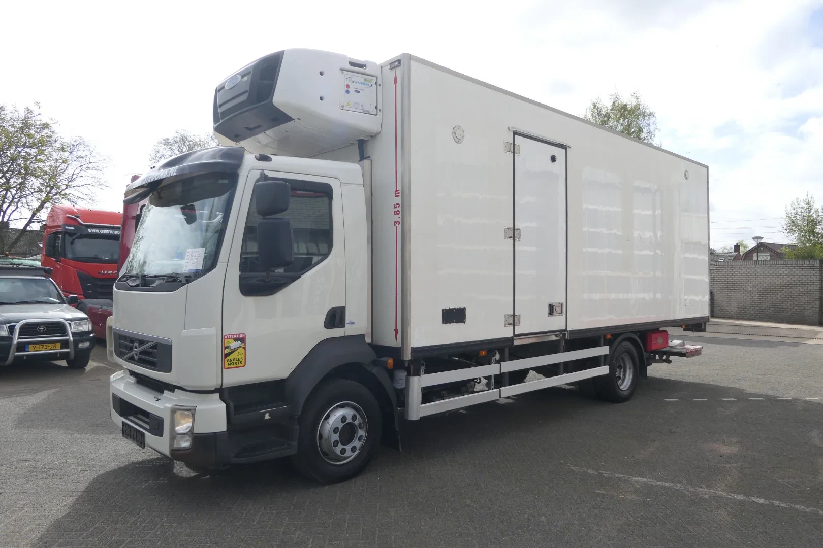 Volvo 240 2014 - FL | Carrier SUPRA 950Mt / Bi-temp | 3 Compartments | 525610Km | 2014 | 12Ton | 6 Cylinder | Dhollandia 1500Kg | TUV/MOT/APK 08-2026 | Luxembourg Truck Bild 4
