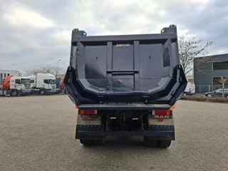 MAN TGA 2006 - 41.430 / 8X8 / 2XBIG AXLE / FULL STEEL / DRUM BRAKES / MEILLER TIPPER / 18-CUBIC / AIRCO / MANUAL / EURO-3 / 2006 imagem 8