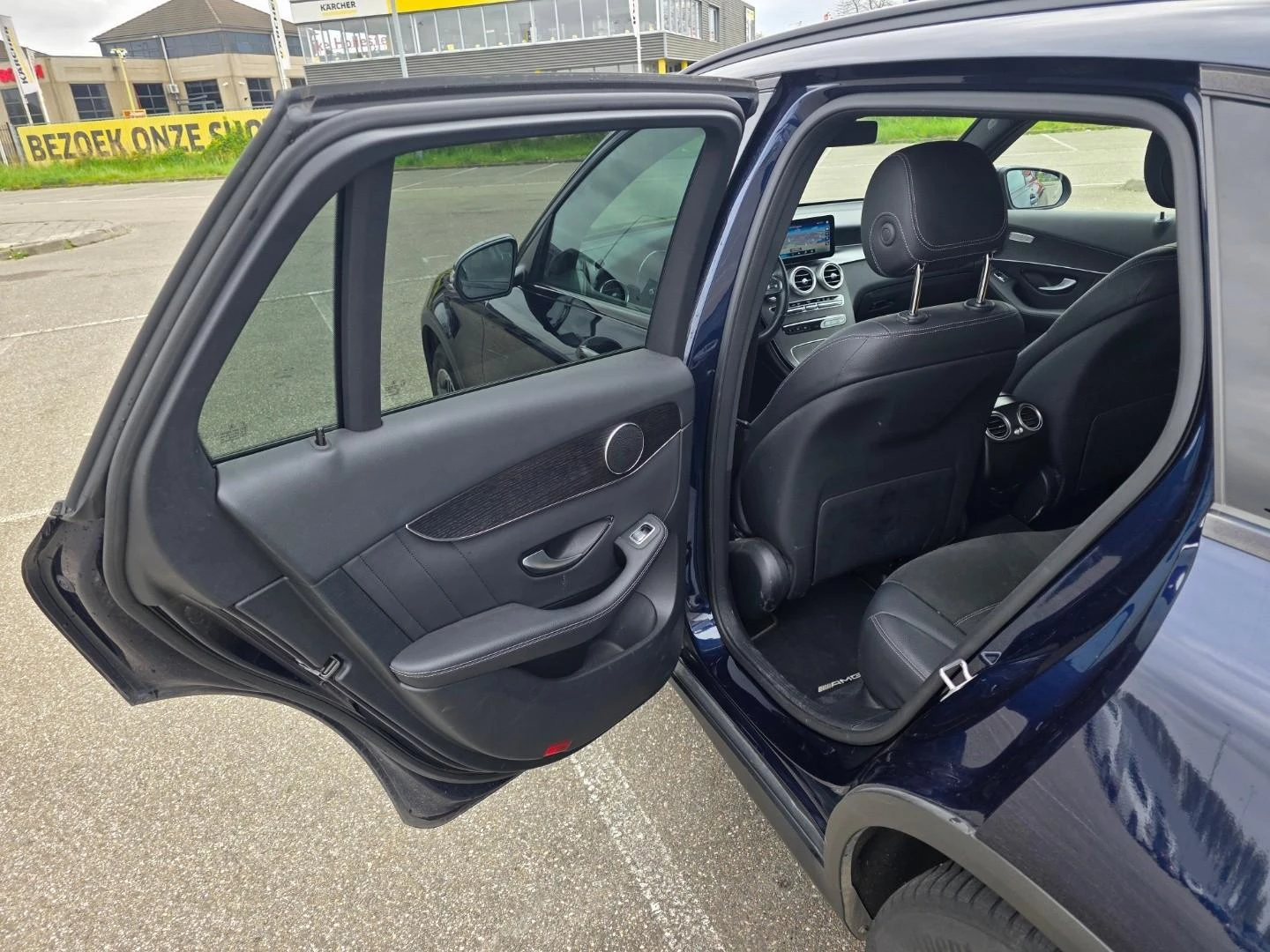 Mercedes-Benz GLC 2021 - Mercedes-Benz 300 de 4MATIC - AMG pakket - Black edition immagine 27