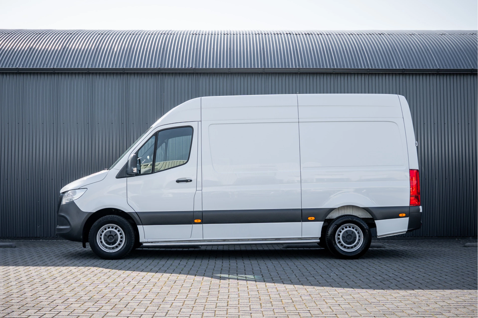 Mercedes-Benz Sprinter 2020 - 311 CDI RWD L2H2 | Volledig Ingericht | Mbux | Camera | Carplay | Climatronic Bild 5
