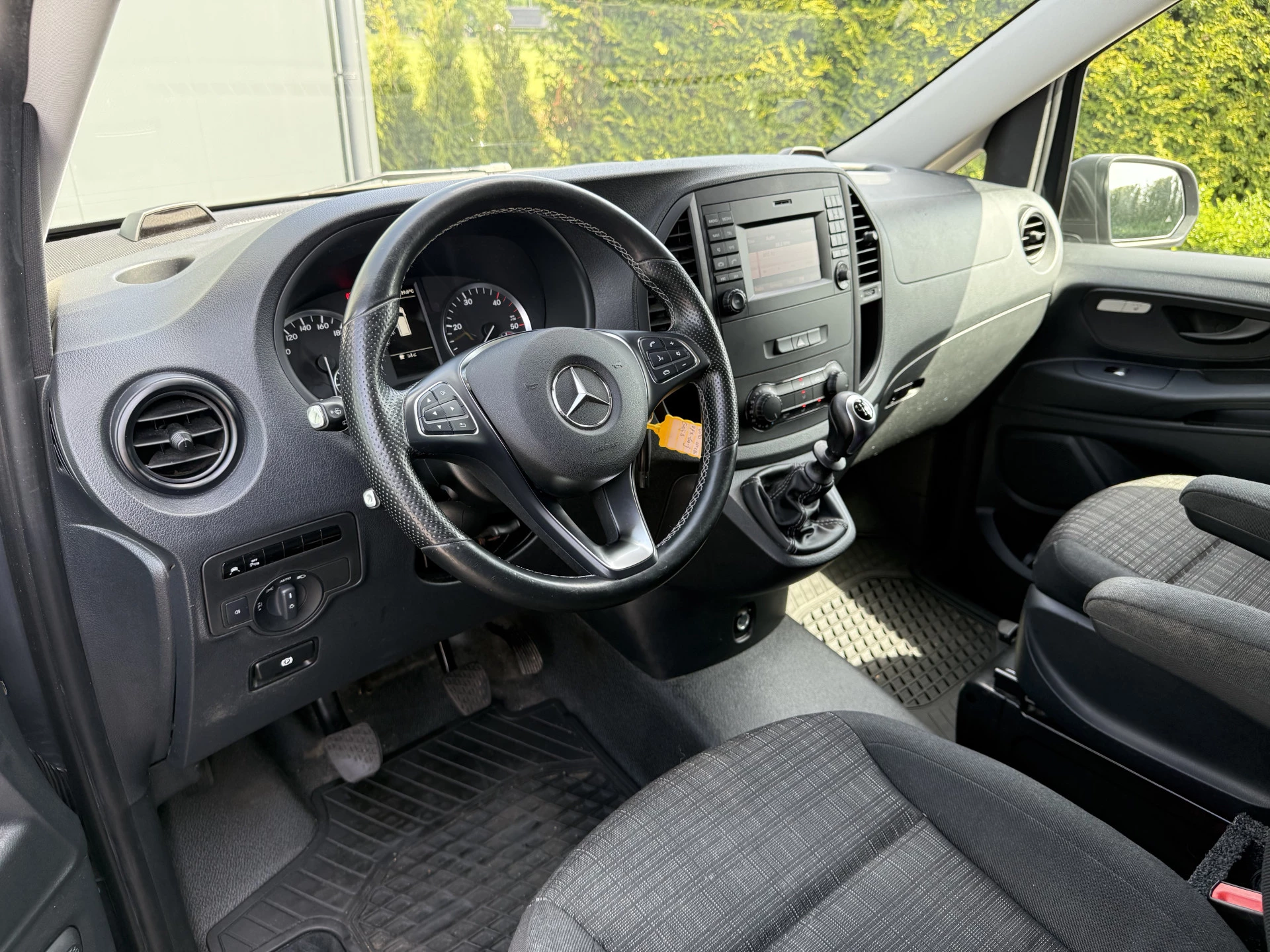 Mercedes-Benz Vito 2017 - 111 CDI 115 PK E6 / L2H1 / NIEUWSTAAT !! / 2x SCHUIFDEUR / LED / AIRCO / CRUISE / LANE ASSIST / BLINDSPOT / CAMERA imagen 8