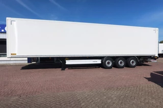 Wielton N/A 2025 - 3 Asser. Gesloten met Dhollandia klep 2500 kg Lift as. Price 44.950,-- euro netto. image 8