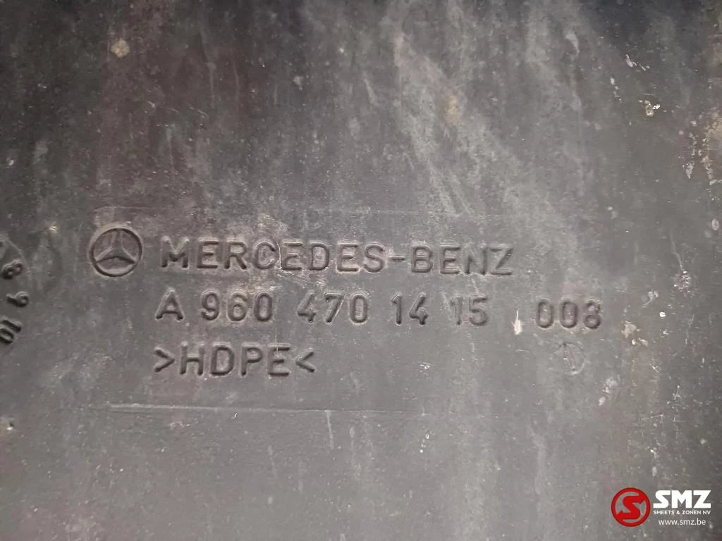 Mercedes-Benz 2012 - Occ AdBlue tank Mercedes Bild 5