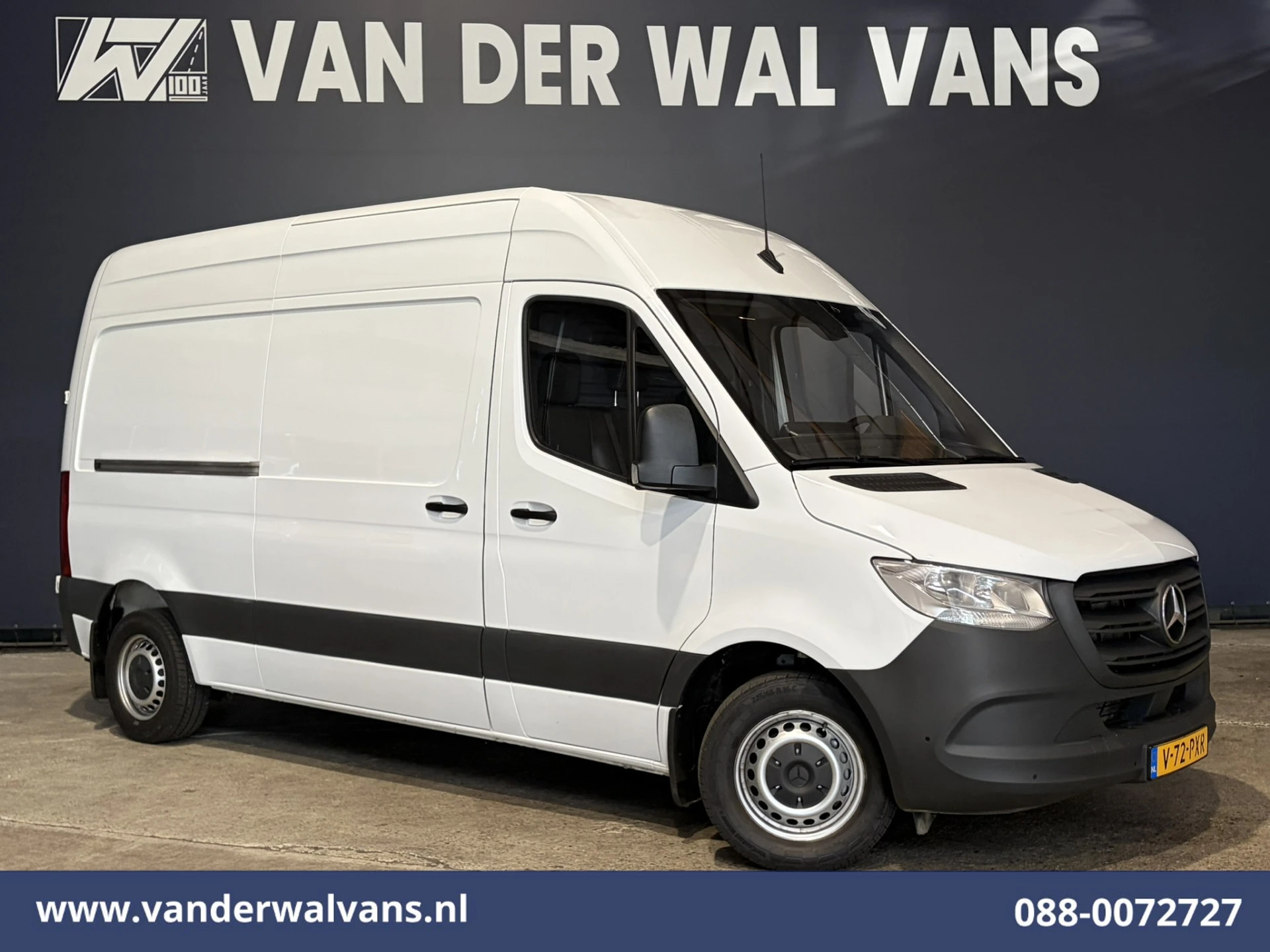 Mercedes-Benz Sprinter 2023 - 315 CDI 150pk L2H2 Euro6 Airco | Camera | Apple Carplay | Cruisecontrol | Chauffeursstoel | Leder afbeelding 1