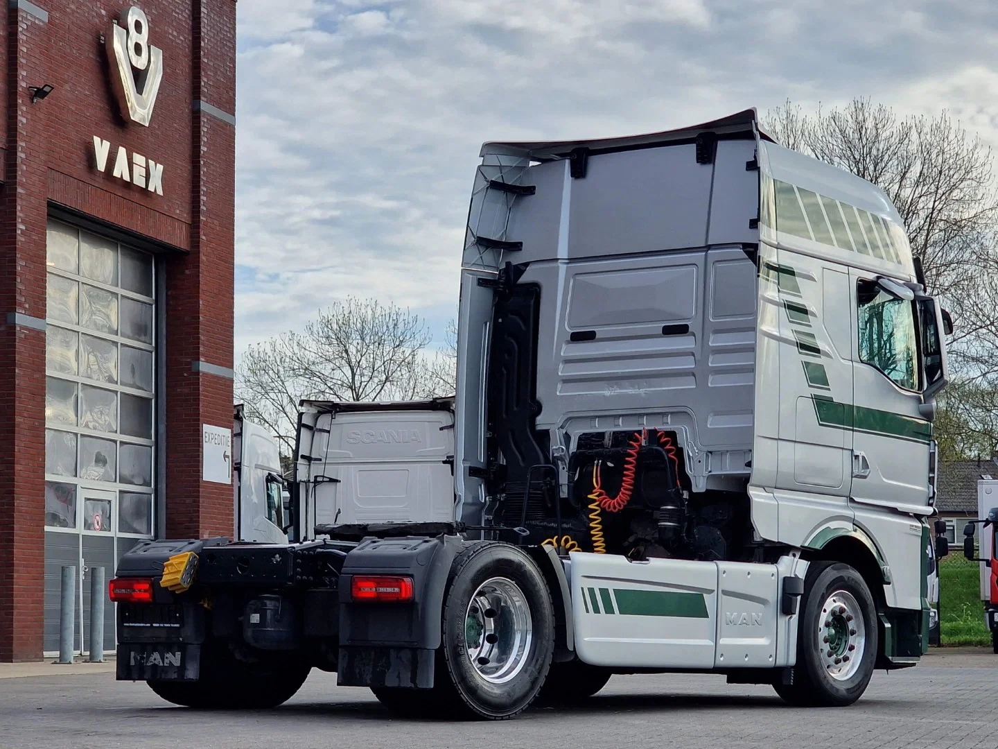 MAN TGX 2023 - 18.510 XXL 4x2 - Retarder - Night clima - Full air - Alloy - 2x tank obrázek 7