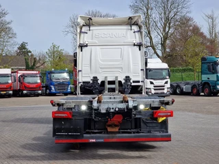 Scania R 2023 - R590 V8 NGS Highline 4x2 - BDF - 4.75 WB - Retarder - Full air - Leather - Low KM imagem 6