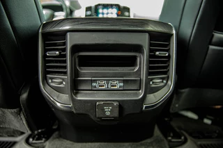 Dodge Ram 1500 2024 - 5.7 V8 4x4 Crew Cab Laramie sport obrazek 11