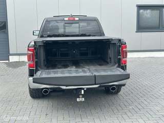Dodge Ram 1500 2022 - 4X4 5.7 V8 4x4 Crew Cab Limited изображение 12