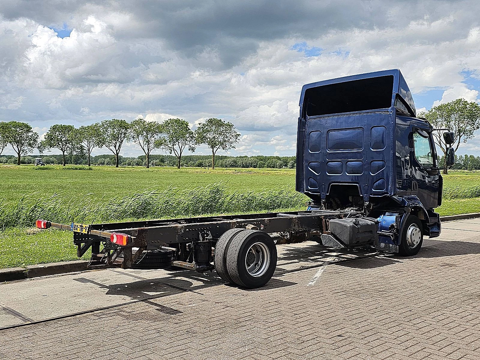 Renault 2010 - MIDLUM 220.12 image 3