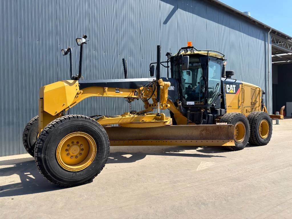 Cat 2011 - 140M2 afbeelding 1