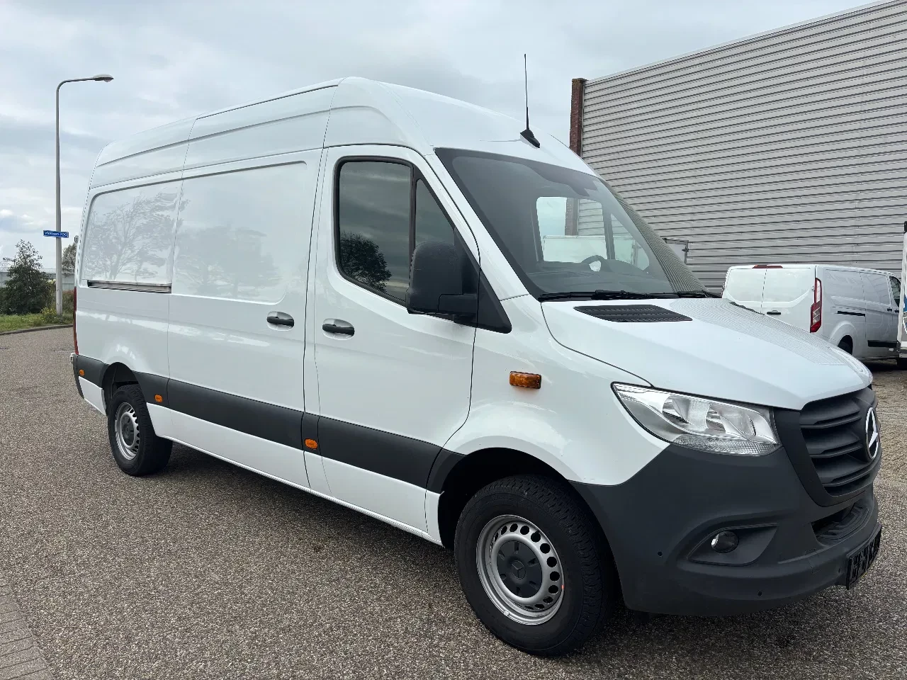 Mercedes-Benz Sprinter 2024 - 317CDI L2H2 Automaat Airco Navi Cruisecontrol 46000KM EURO 6 obrázek 3